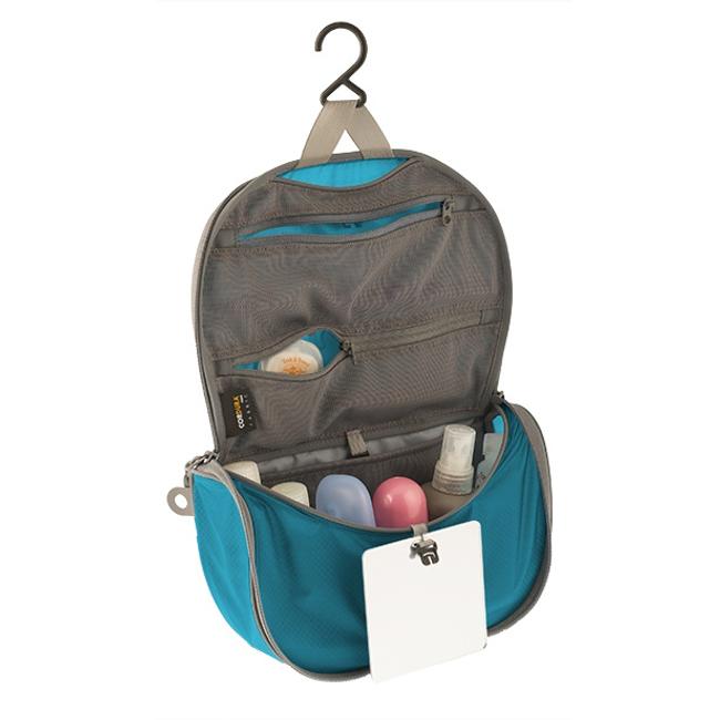 Travelling Light Hanging Toiletry Bags